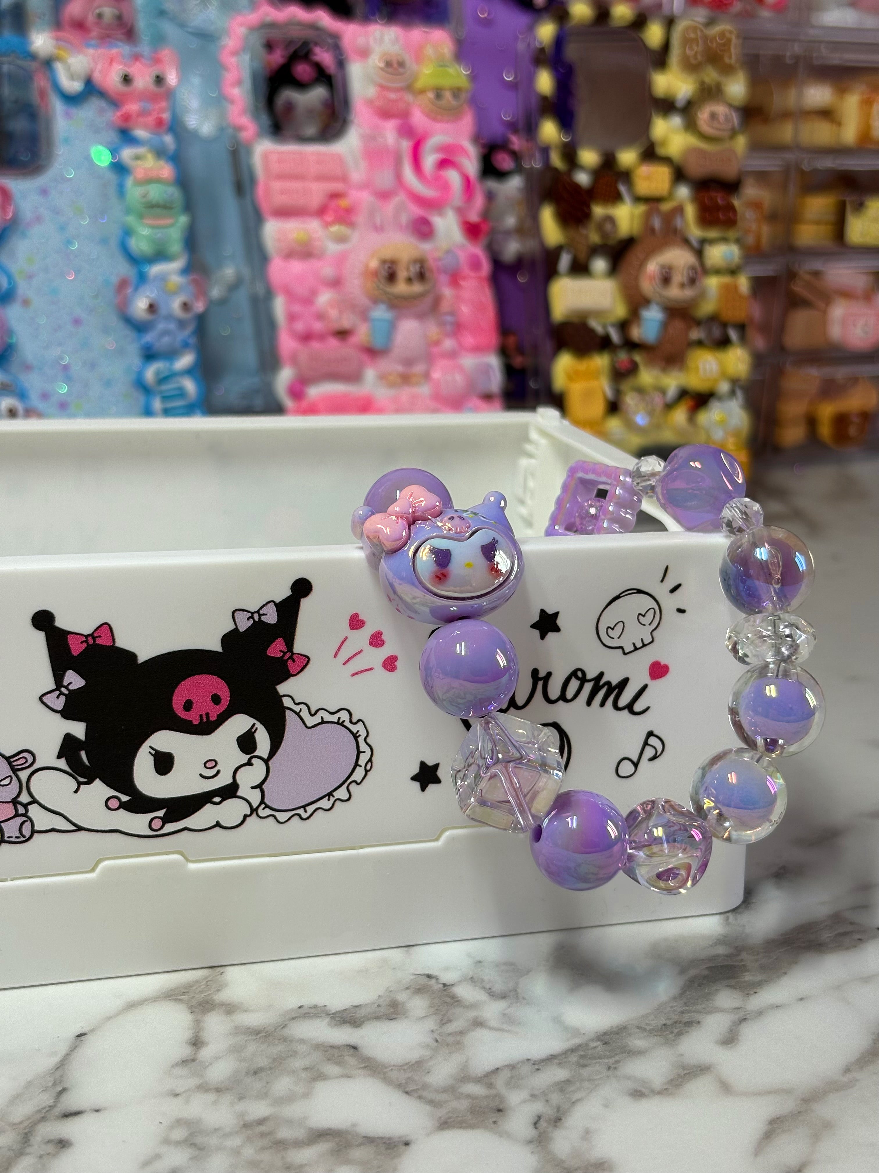 Phone chain ‘Kuro’