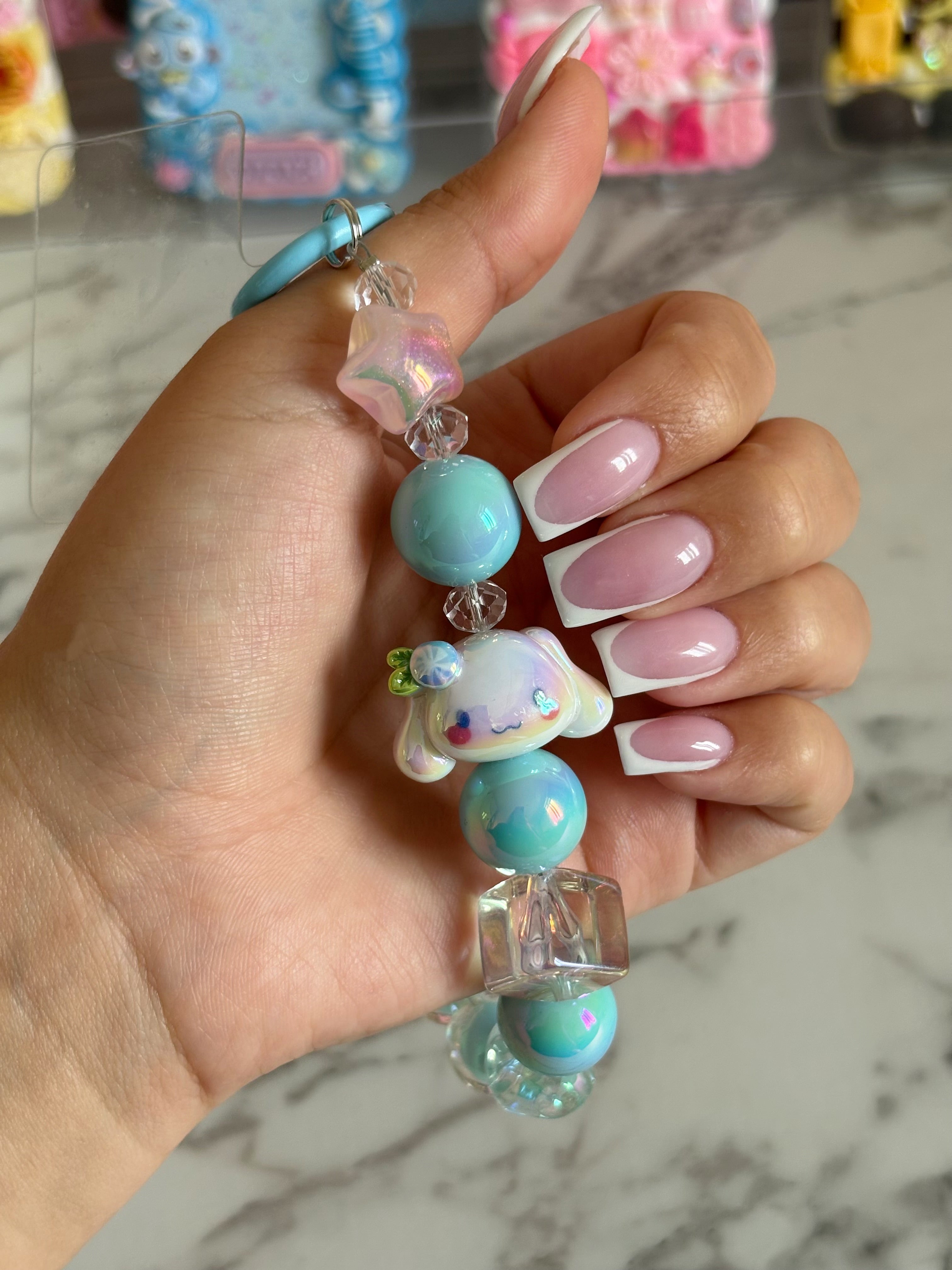 Phone chain ‘Cinna’